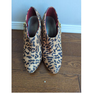 Christian Siriano for Payless Animal Print Hills Booties Sz 8 Chita Print Tan